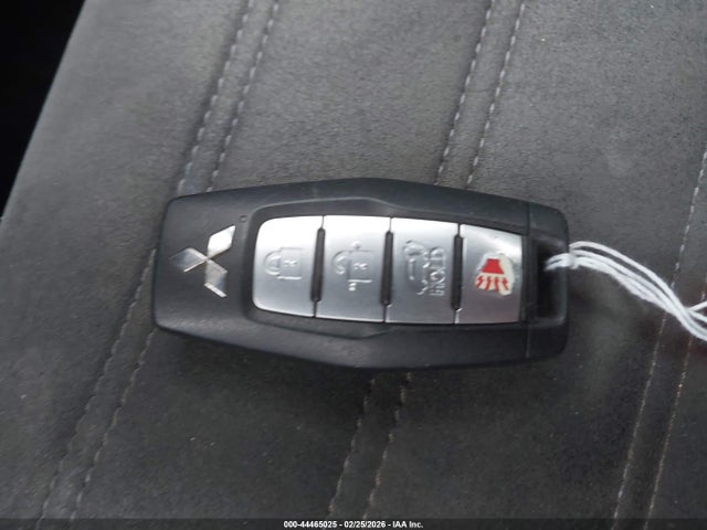 Продажа на аукционе авто 2022 Mitsubishi Outlander Black Edition 2wd/se 2.5 2wd/se Launch Edition 2wd, vin: JA4J3UA81NZ024893, номер лота: 44465025