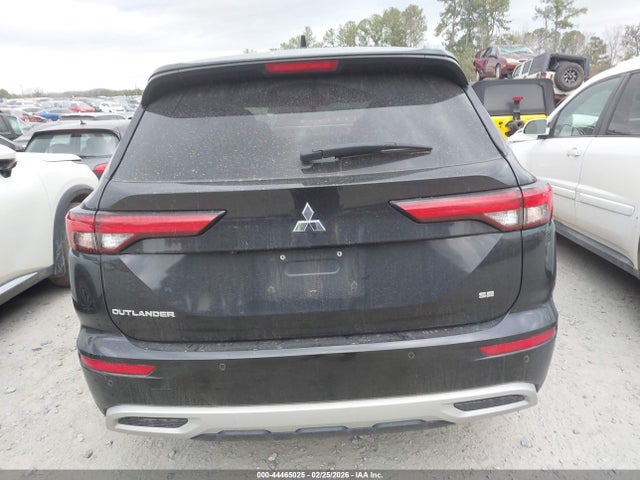 Продажа на аукционе авто 2022 Mitsubishi Outlander Black Edition 2wd/se 2.5 2wd/se Launch Edition 2wd, vin: JA4J3UA81NZ024893, номер лота: 44465025