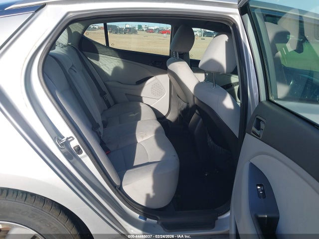 5XXGM4A77FG373310 KIA Optima Lx