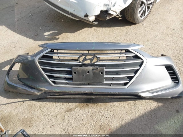 KMHD84LF8JU557083 Hyundai ELANTRA SEL