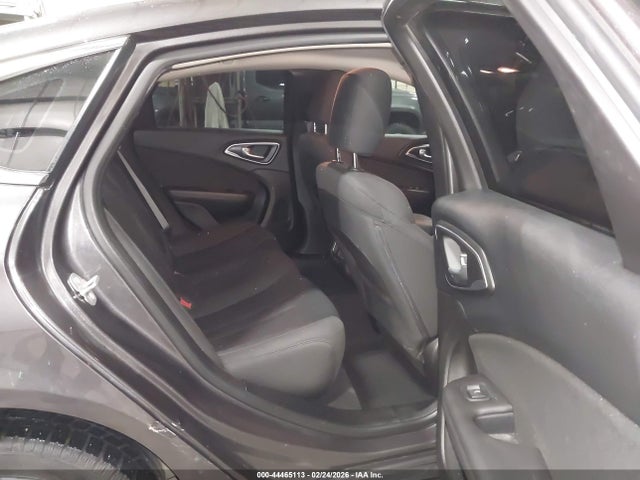 1C3CCCAB3FN673435 Chrysler 200 Limited