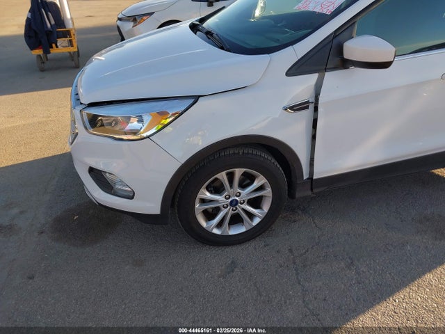 1FMCU0GD9JUD44457 Ford ESCAPE SE