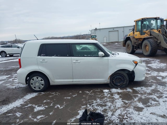 Scion Xb Release Series 2014 JTLZE4FE6EJ059689 Image 13