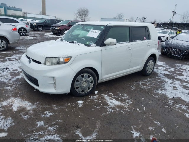 Scion Xb Release Series 2014 JTLZE4FE6EJ059689 Image 2