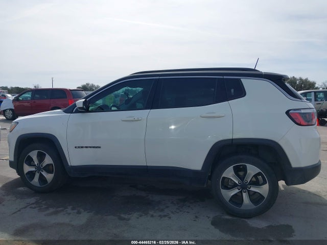 2018 Jeep Compass Latitude Fwd მანქანა იყიდება აუქციონზე, vin: 3C4NJCBB0JT271986, აუქციონის ნომერი: 44465216