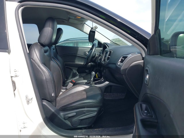 2018 Jeep Compass Latitude Fwd მანქანა იყიდება აუქციონზე, vin: 3C4NJCBB0JT271986, აუქციონის ნომერი: 44465216