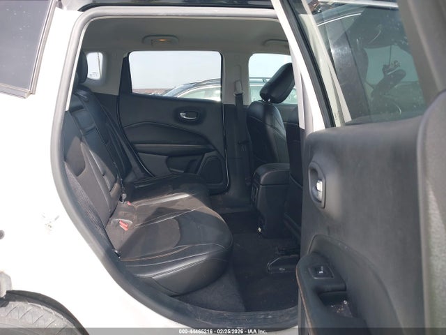 2018 Jeep Compass Latitude Fwd მანქანა იყიდება აუქციონზე, vin: 3C4NJCBB0JT271986, აუქციონის ნომერი: 44465216