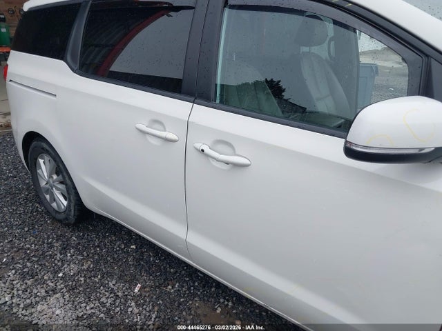 KIA SEDONA LX 2017 KNDMB5C1XH6329357 Image 18