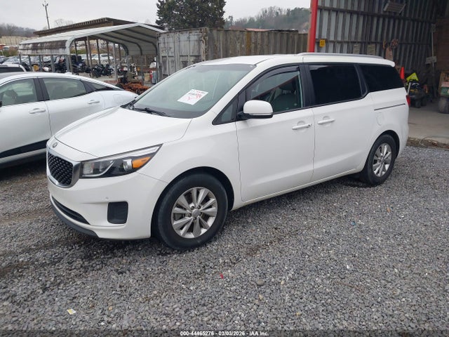 KIA SEDONA LX 2017 KNDMB5C1XH6329357 Image 2