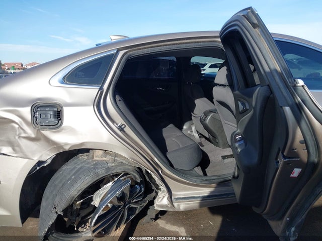 1G1ZD5ST4NF131140 Chevrolet MALIBU LT