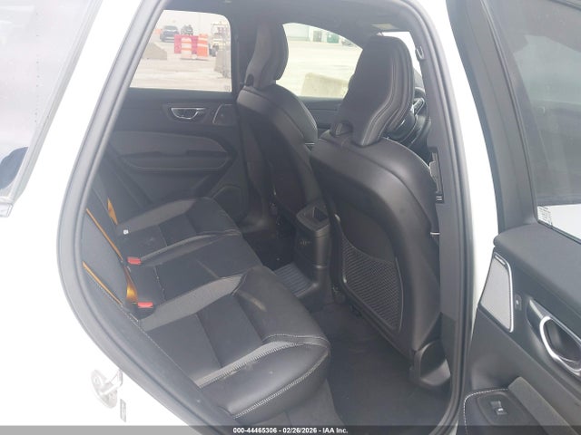 2025 VOLVO XC60 PLUG-IN HYBRID YV4H60RP1S1180472 Photo 7