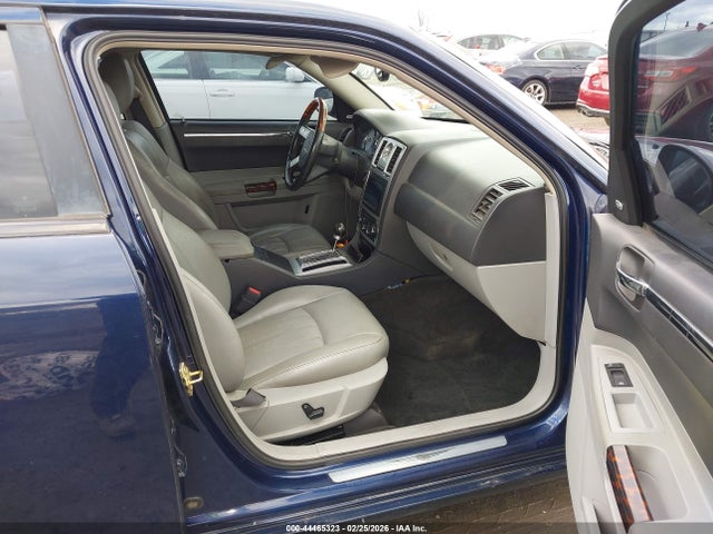 Продажа на аукционе авто 2006 Chrysler 300c, vin: 2C3KK63H96H107337, номер лота: 44465323