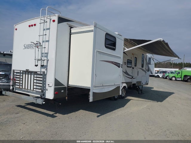44465386 :رقم المزاد ، 4X4FPAM29D3006465 vin ، 2013 Forest River Sabre مزاد بيع