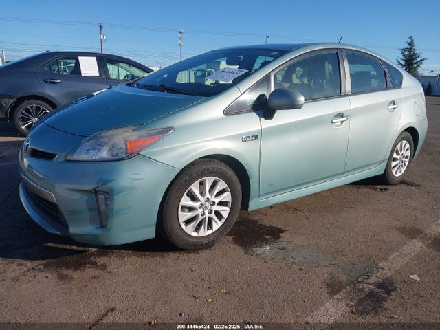 Toyota Prius Plug-in Advanced 2014 JTDKN3DP7E3050757 Image 2