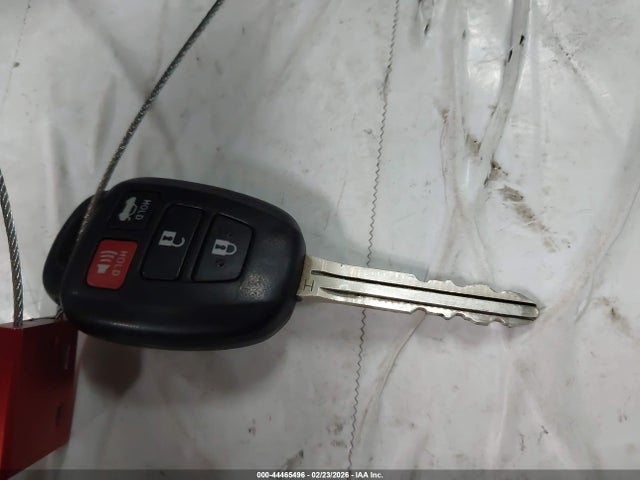 4T1BF1FK2GU197371 Toyota CAMRY SE