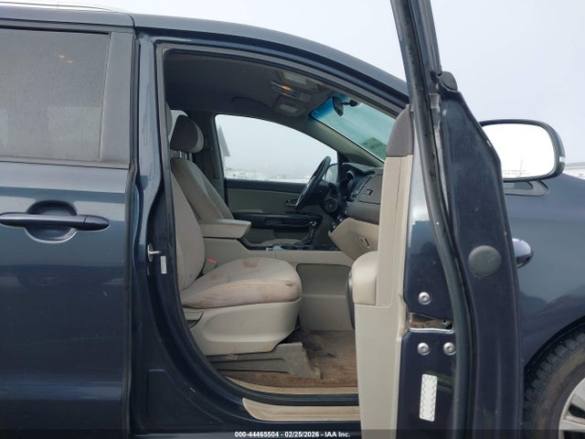 KNDMB5C12G6096539 KIA SEDONA LX