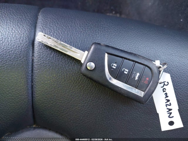 4T1B11HK8KU780659 Toyota CAMRY SE