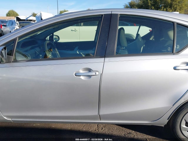 JTDKDTB31G1123221 Toyota Prius C Two