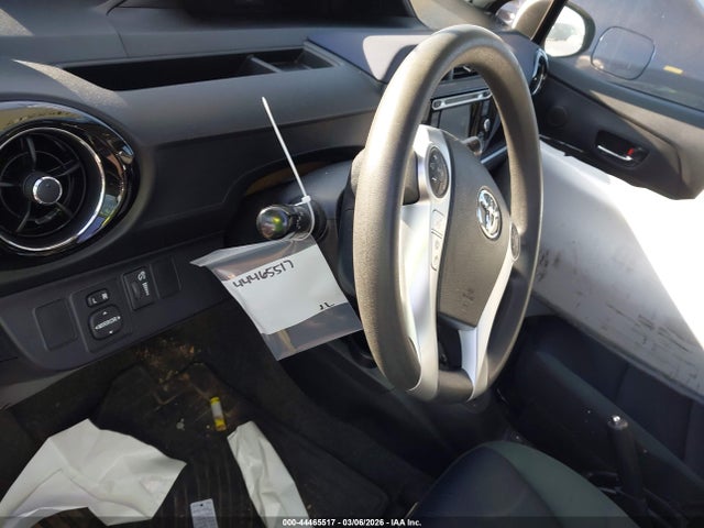 JTDKDTB31G1123221 Toyota Prius C Two