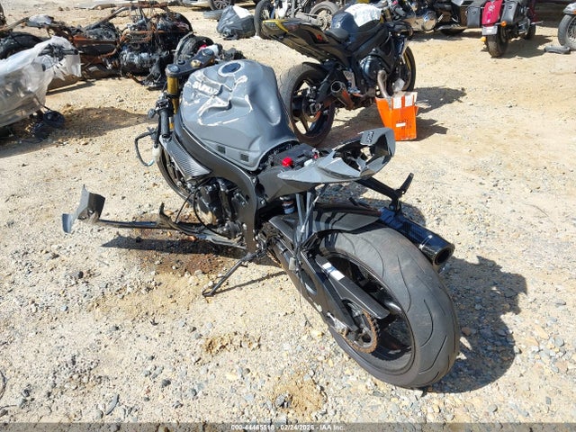 Suzuki GSX-R750 2025 JS1GR7MA4S7101403 Image 3