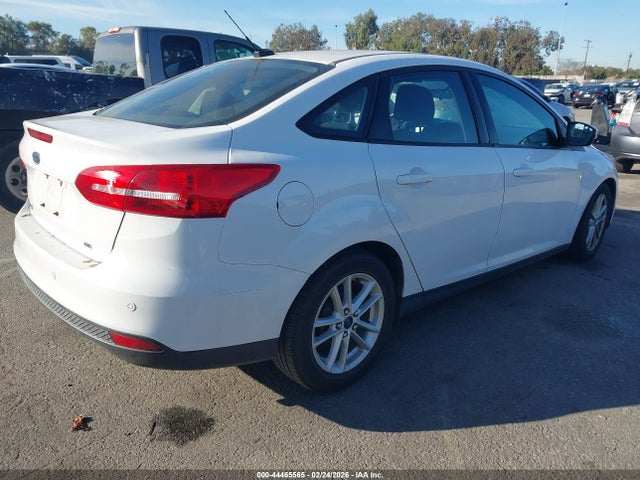 Ford FOCUS SE 2015 1FADP3F24FL380304 Image 4