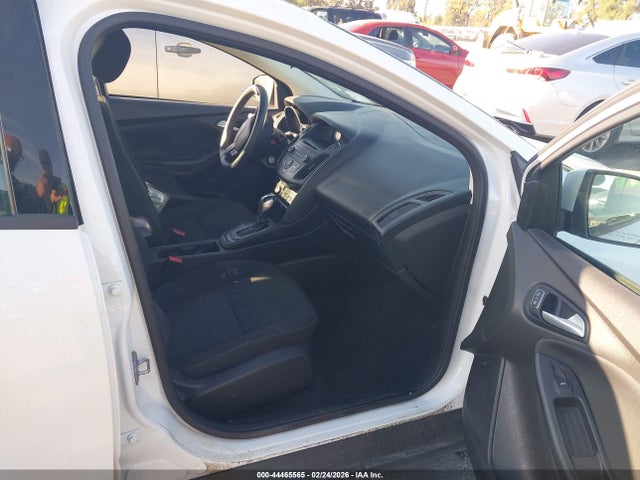 Ford FOCUS SE 2015 1FADP3F24FL380304 Image 5