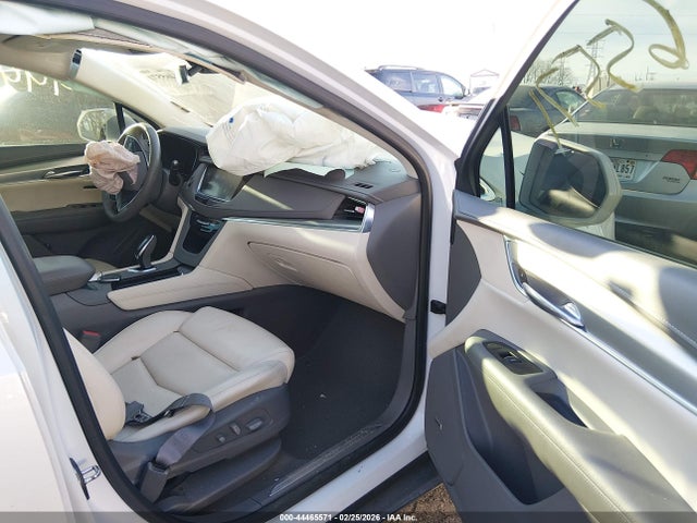 2018 CADILLAC XT5 1GYKNERSXJZ107818 Photo 4