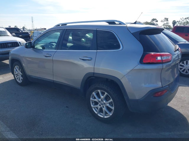 2015 JEEP CHEROKEE 1C4PJLCB2FW656037 Photo 2