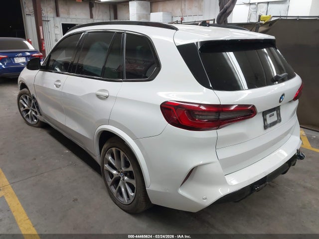 2020 BMW X5 5UXCR4C03LLE30647 Photo 2