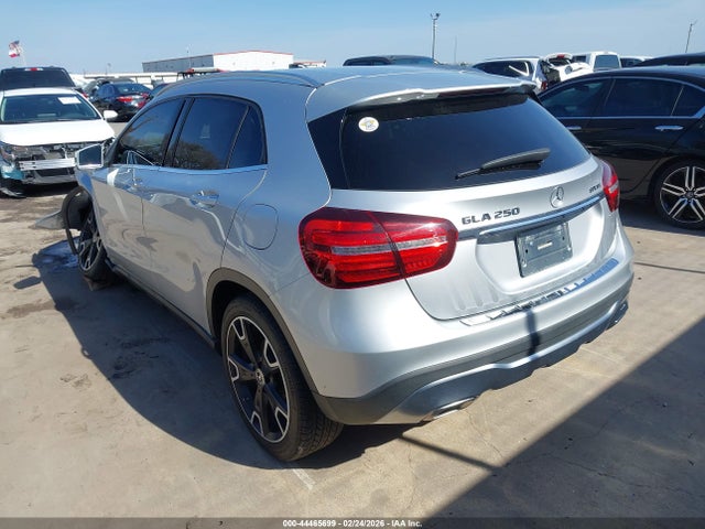2020 MERCEDES-BENZ GLA 250 WDCTG4EB7LJ661849 Photo 2