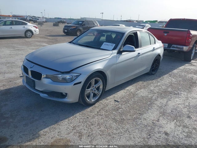 44465710 :رقم المزاد ، WBA3B1G55FNT63417 vin ، 2015 Bmw 320i مزاد بيع