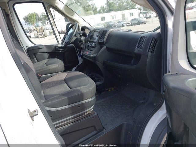 3C6TRVCG6JE143639 RAM Promaster 2500 High Roof 136 Wb