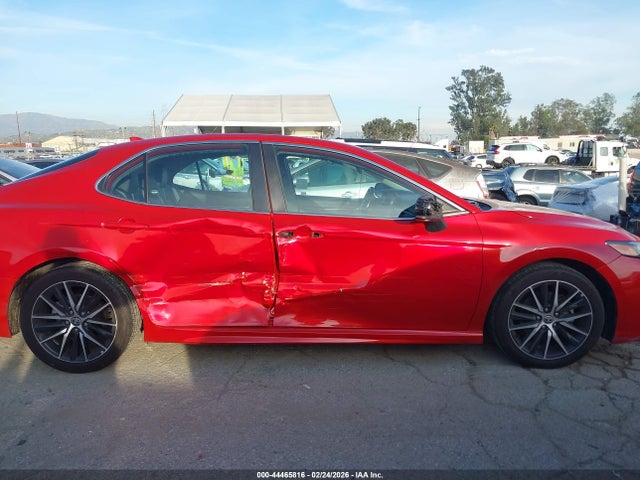 4T1G11AKXMU421574 Toyota CAMRY SE