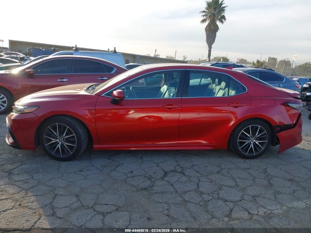 4T1G11AKXMU421574 Toyota CAMRY SE