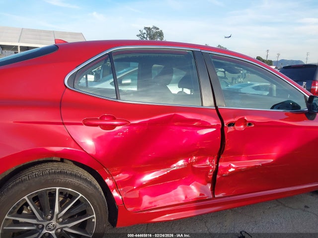 4T1G11AKXMU421574 Toyota CAMRY SE