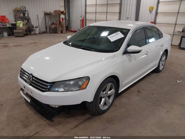 2012 Volkswagen Passat 2.5l Se მანქანა იყიდება აუქციონზე, vin: 1VWBH7A33CC050667, აუქციონის ნომერი: 44465883