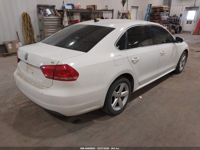 2012 Volkswagen Passat 2.5l Se მანქანა იყიდება აუქციონზე, vin: 1VWBH7A33CC050667, აუქციონის ნომერი: 44465883