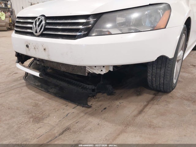 2012 Volkswagen Passat 2.5l Se მანქანა იყიდება აუქციონზე, vin: 1VWBH7A33CC050667, აუქციონის ნომერი: 44465883