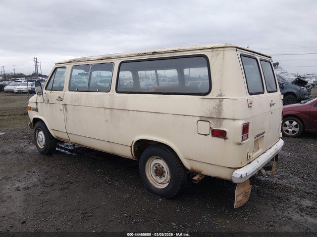 1976 CHEVROLET VAN CGL366U220696 Photo 2