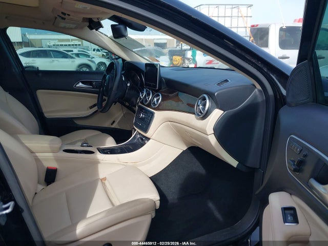 44465912 :رقم المزاد ، WDCTG4EB7HJ292403 vin ، 2017 Mercedes-benz Gla 250 مزاد بيع