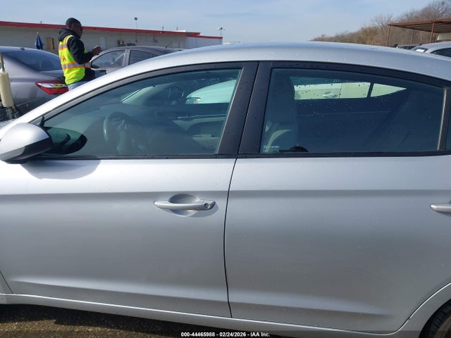 Hyundai ELANTRA SE 2019 5NPD74LF8KH477303 Image 14