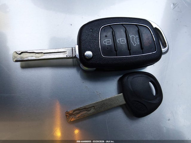 KM8J23A45KU973609 Hyundai TUCSON SE