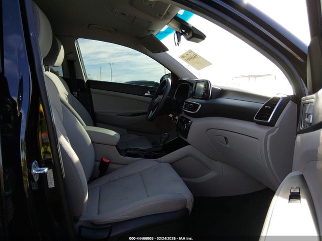 KM8J23A45KU973609 Hyundai TUCSON SE
