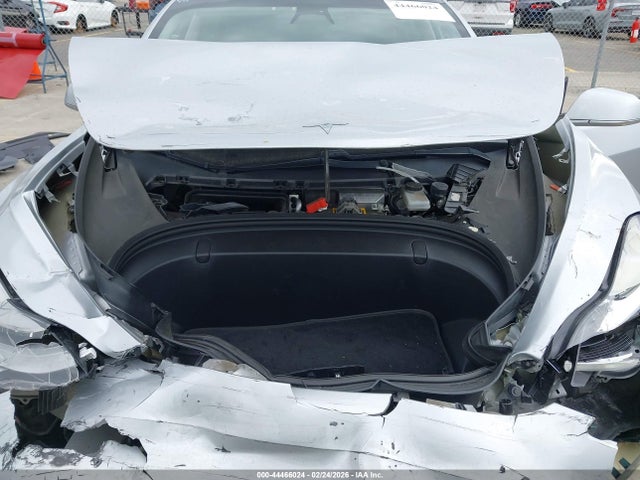 2017 Tesla Model 3 Long Range/standard მანქანა იყიდება აუქციონზე, vin: 5YJ3E1EA3HF002876, აუქციონის ნომერი: 44466024