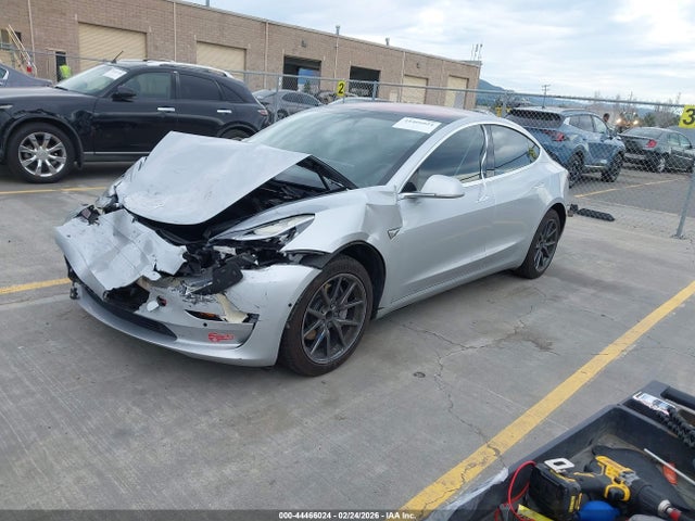 2017 Tesla Model 3 Long Range/standard მანქანა იყიდება აუქციონზე, vin: 5YJ3E1EA3HF002876, აუქციონის ნომერი: 44466024