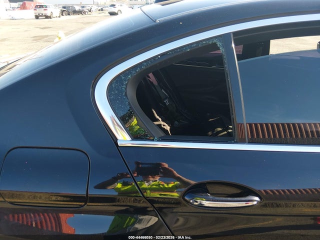 WBAJA5C53JG898301 BMW 530I