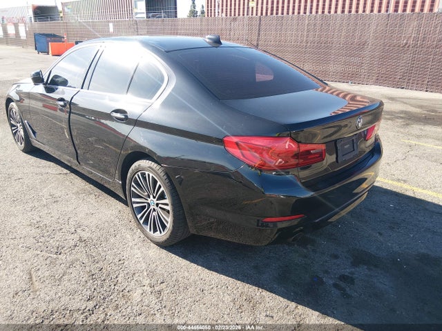 2018 BMW 530I WBAJA5C53JG898301 Photo 2