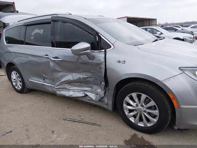 2019 CHRYSLER PACIFICA 2C4RC1BG4KR540085 Photo 5