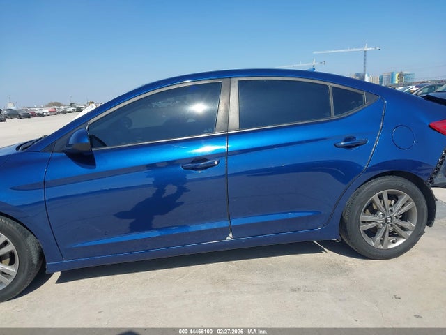 5NPD84LF4JH295688 Hyundai ELANTRA SEL