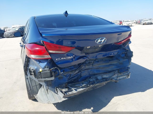 5NPD84LF4JH295688 Hyundai ELANTRA SEL